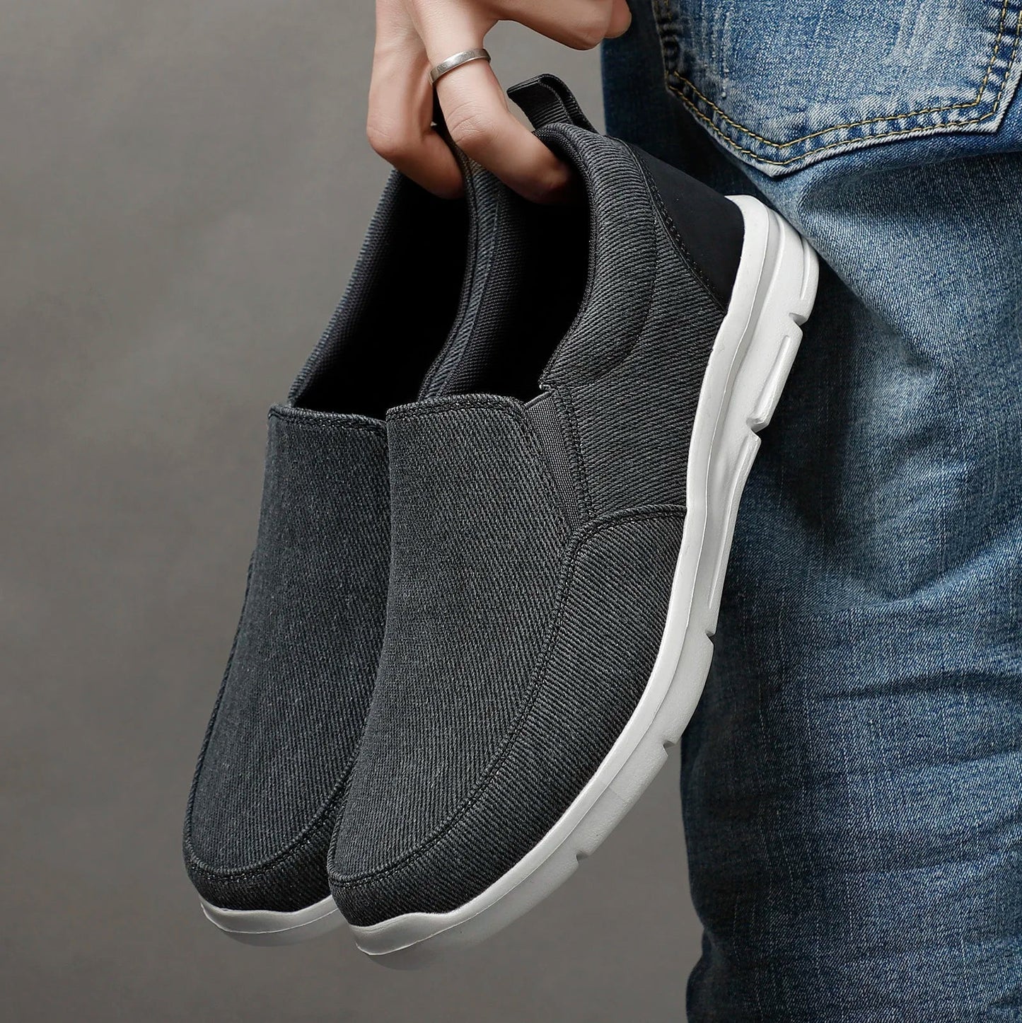 ESTRAVINO Casual Knit Slip-On Sneakers